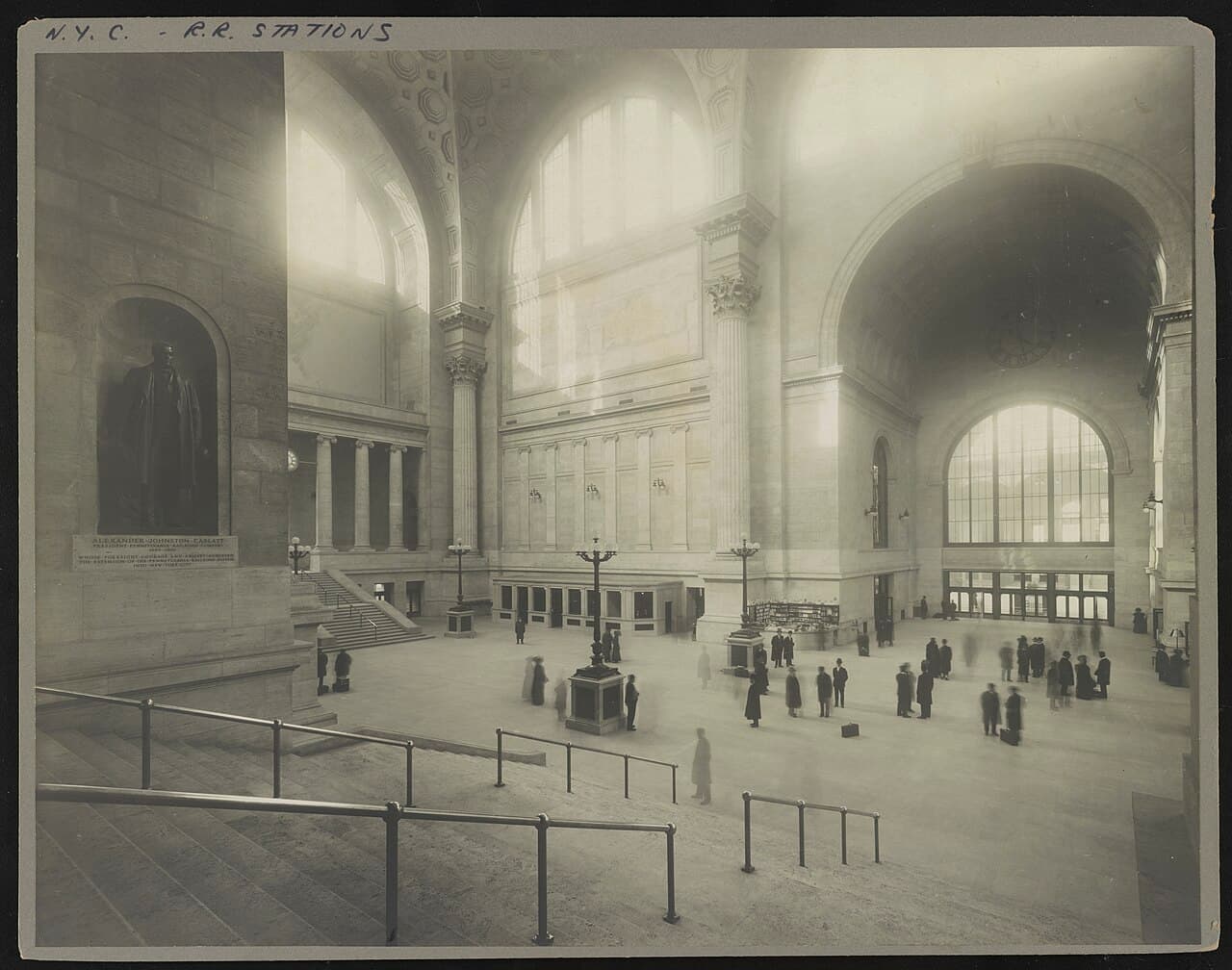 Original Penn Station waiting room (1911) — Library of Congress